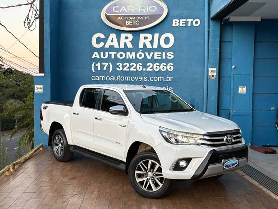 TOYOTA HILUX 2.8 SRX 4X4 CD 16V DIESEL 4P AUTOMÁTICO TOYOTA HILUX 2.8 SRX 4X4 CD 16V DIESEL 4P AUTOMÁTICO